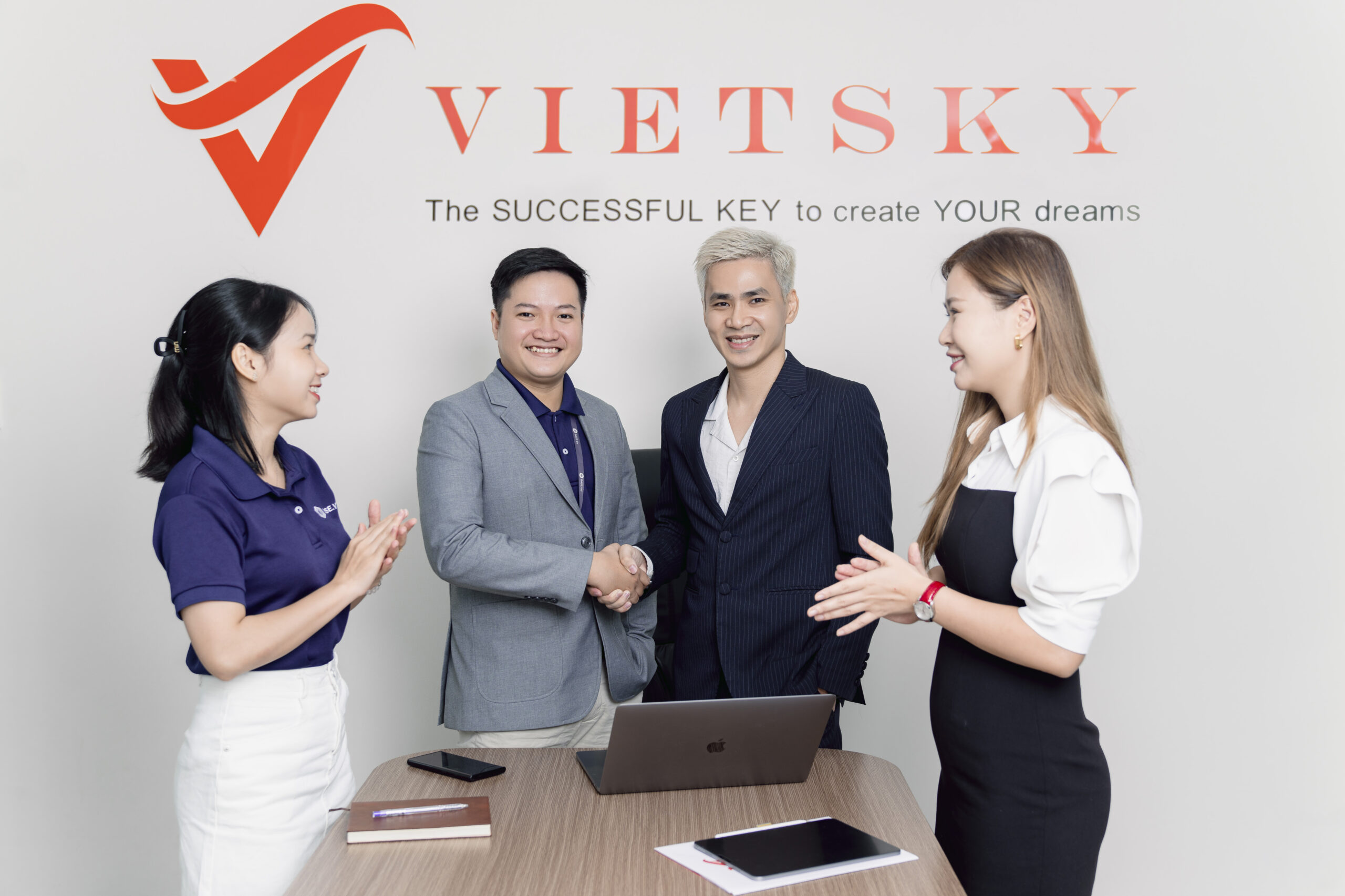 Dich-vu-marketing-tron-goi-tai-Viet-Sky